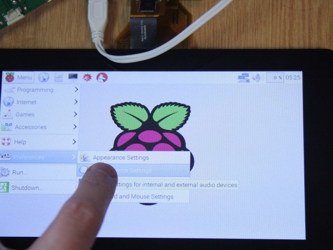 Un écran tactile pour le Raspberry Pi - Le Monde Informatique